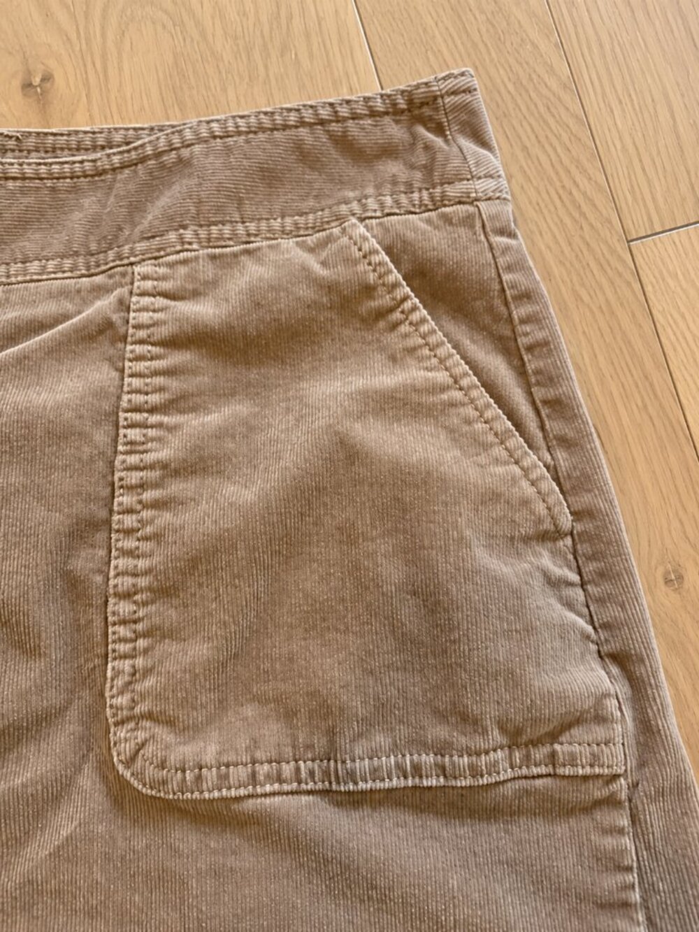 Talbots Women’s Size 16 Tan Corduroy A-Line Mini Skirt with Pockets - Picture 4 of 6